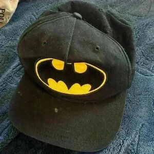 Batman hat youth. Good condition.